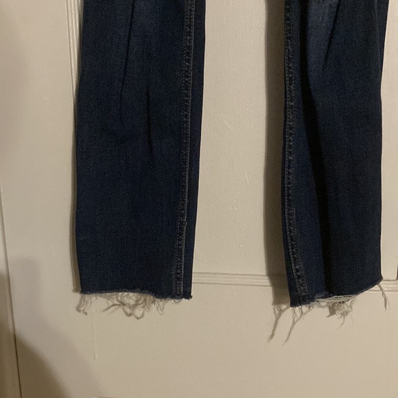 Hollister High Rise Slim Straight Jean - Picture 3 of 4